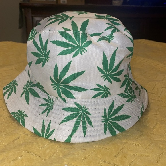 🎉Reversible fisherman, sun-hat. Weed-printed hat. Unisex. NWOT! - Picture 2 of 7